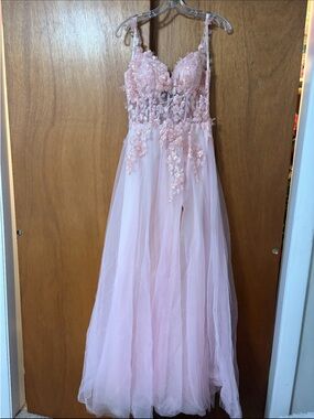 Pink floral detailed prom/party dress with slit